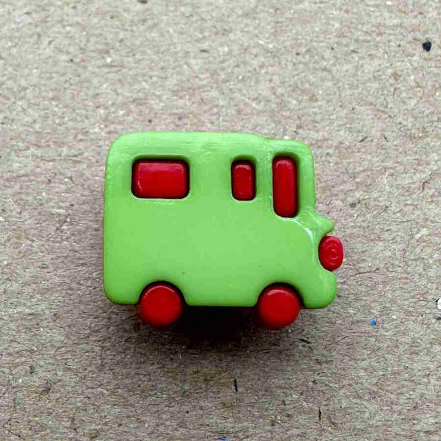 16mm Cartoon Bus Shank Button