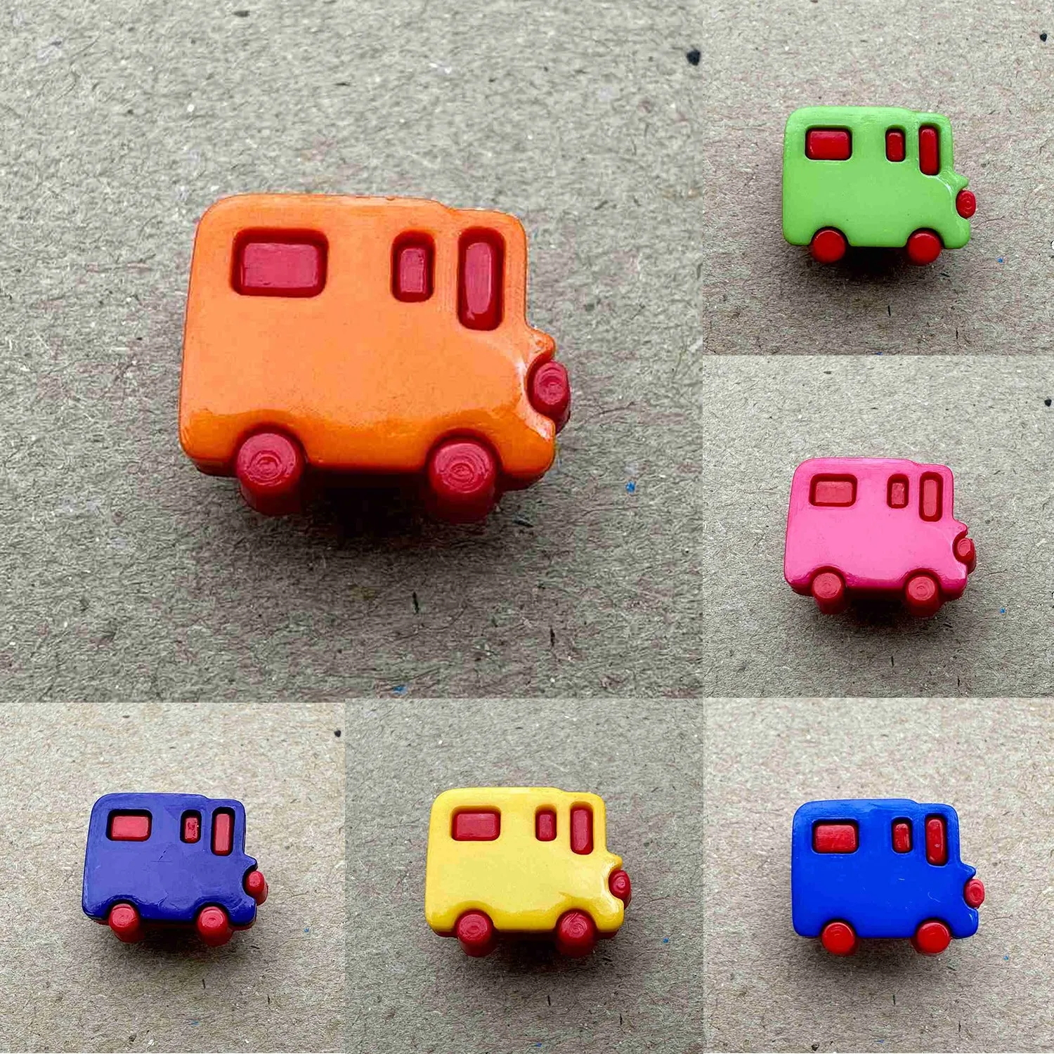 16mm Cartoon Bus Shank Button