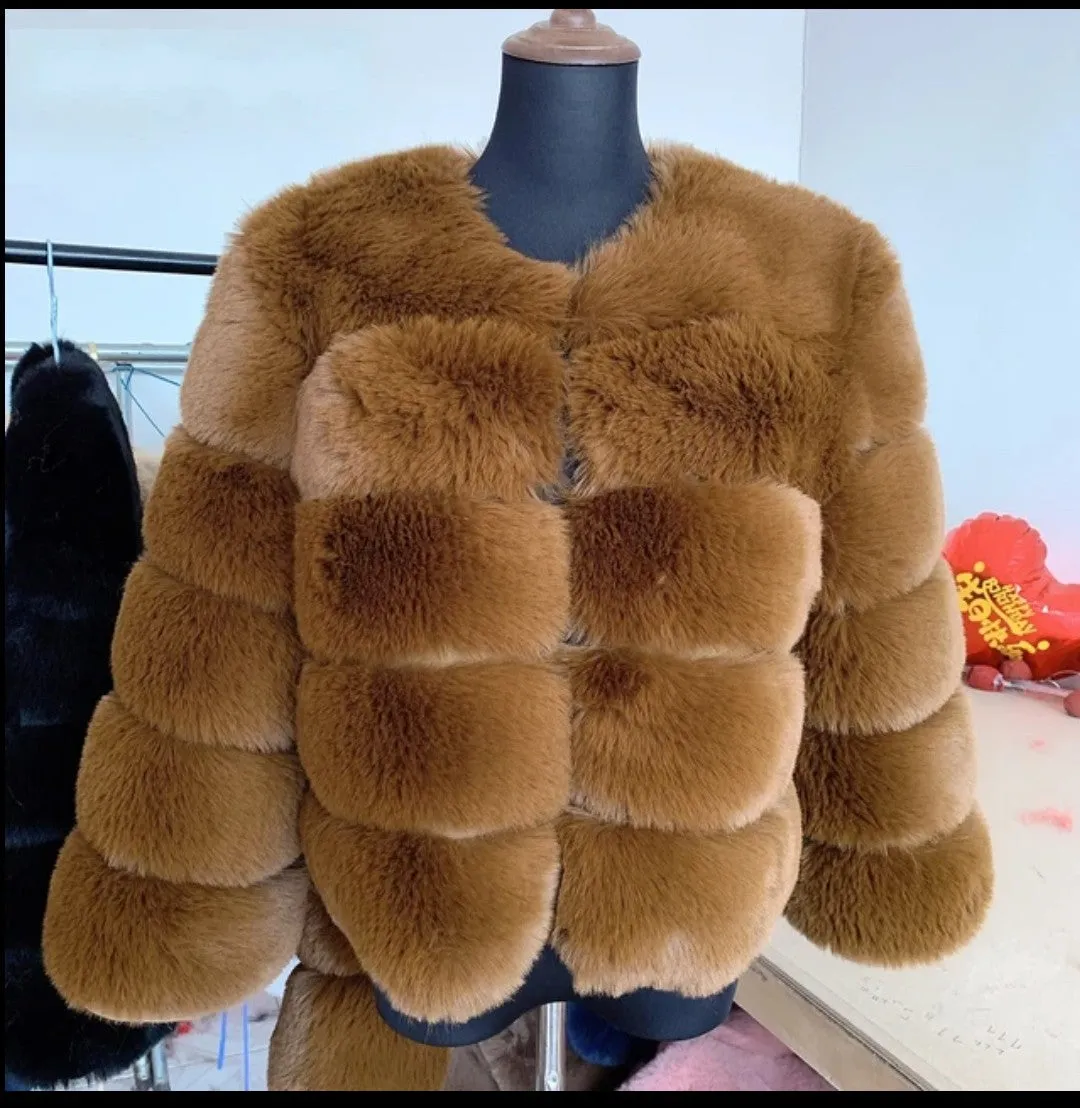 2023 Women Faux Fur Coat Jacket Korea Fashion Fur Coat Jacket Warm Feather Coats Cardigan Short Outercoat Party Elegant Outwear