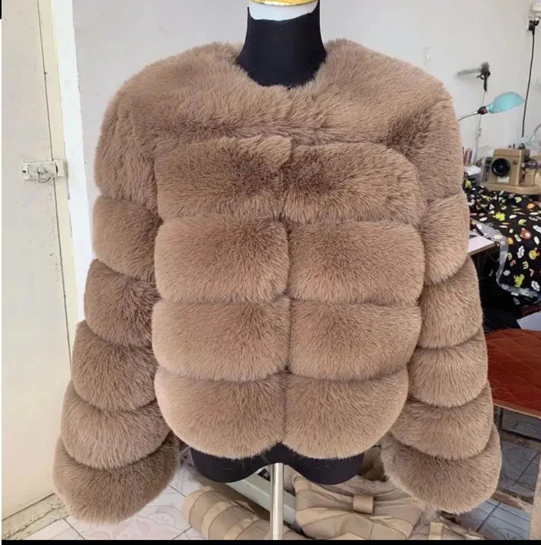 2023 Women Faux Fur Coat Jacket Korea Fashion Fur Coat Jacket Warm Feather Coats Cardigan Short Outercoat Party Elegant Outwear