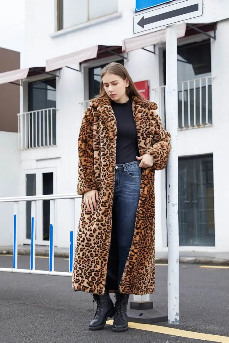 Chic Leopard Print Faux Fur Winter Coat with Elegant Tailored Collar for Women